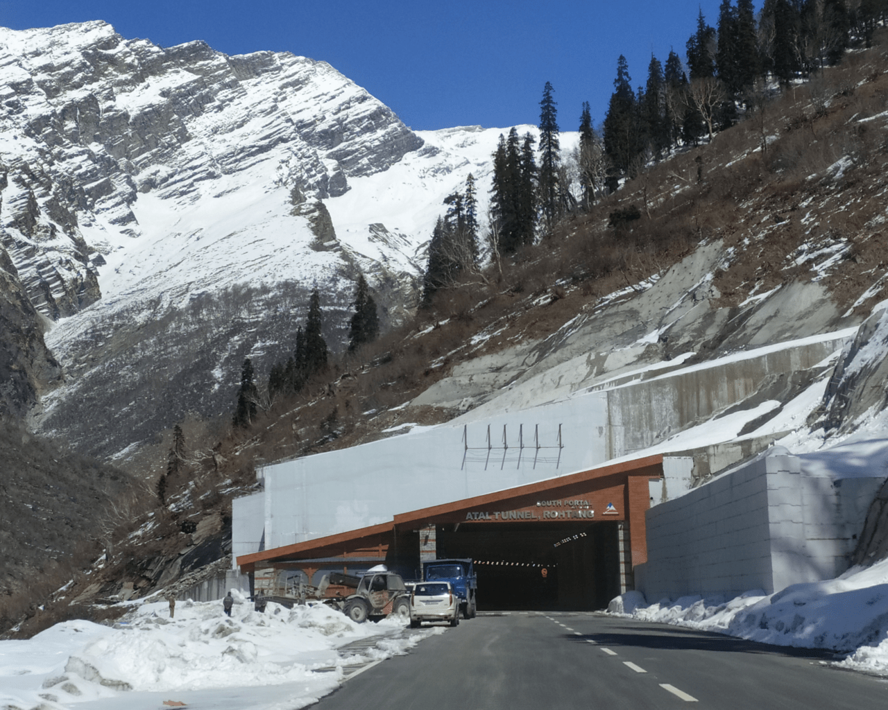 Is Atal Tunnel safe to visit